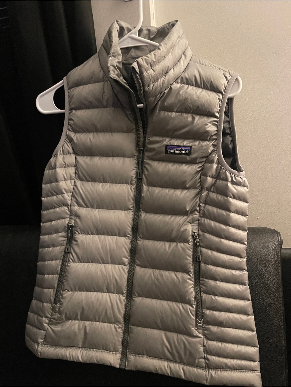Patagonia Light Weight Women’s Down Puffer Vest Grey/Silver Size XS EUC